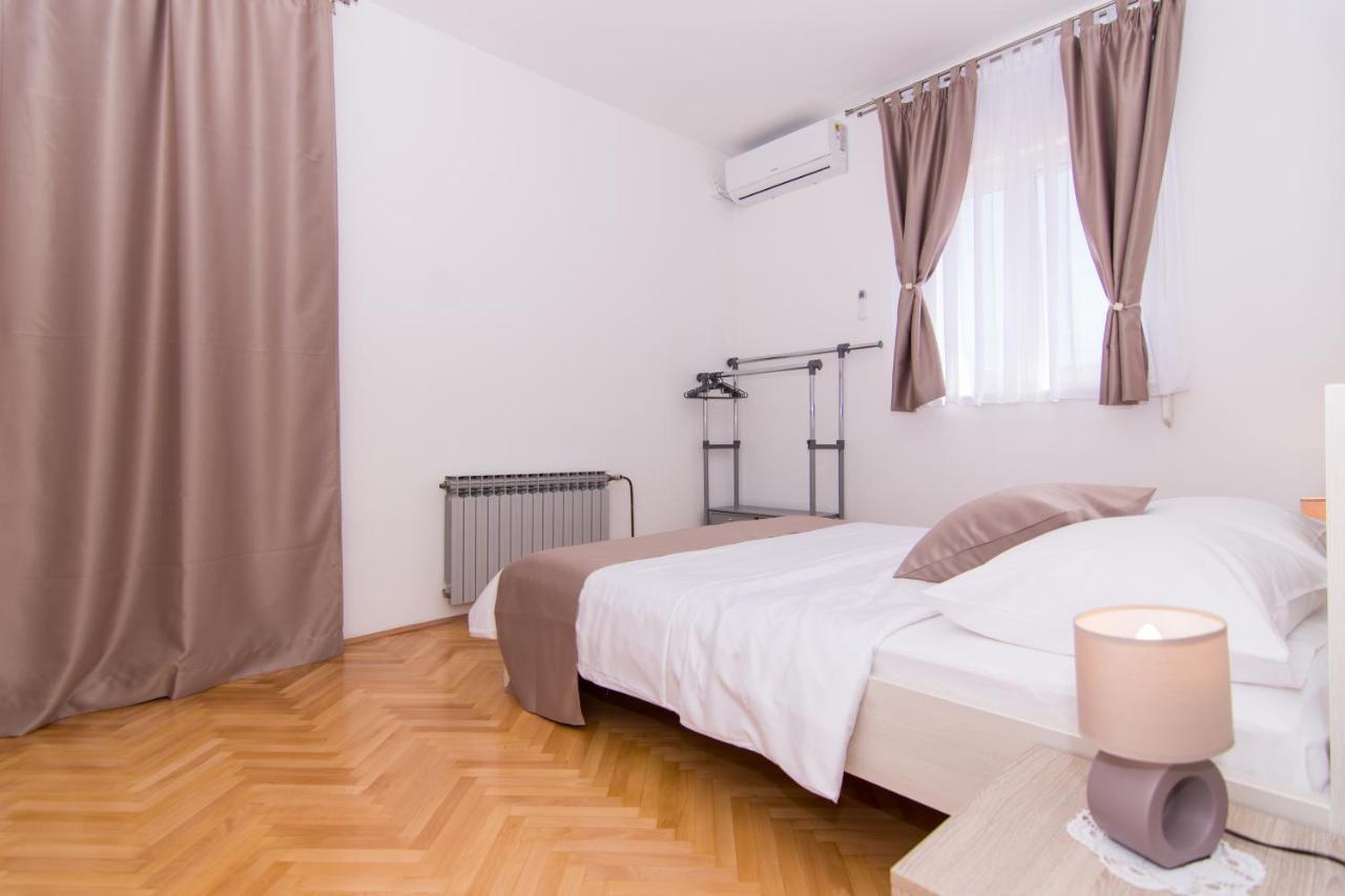 Apartmani Mlacic Donji Okrug  Exterior foto